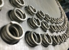 技術紹介 ~押しばねの直角度について~